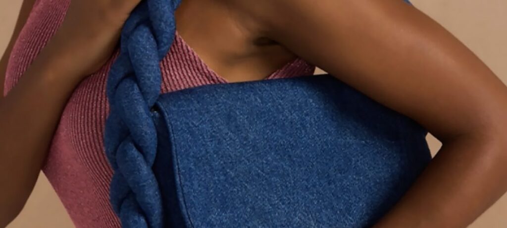 MUSAS COLETIVO DE MODA CRIA BOLSAS EM UPCYCLING COM MATERIAIS REAPROVEITADOS DA ZERO DENIM