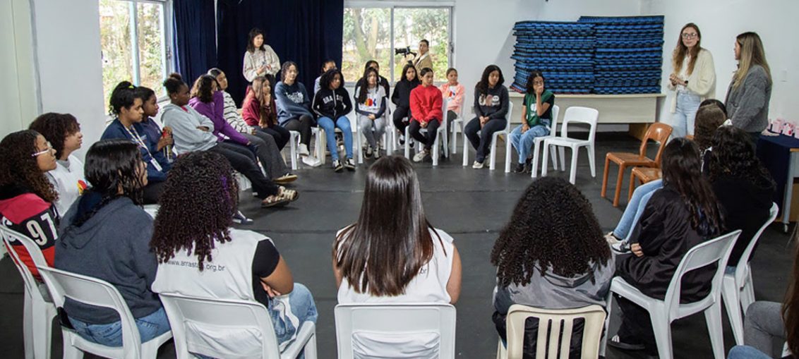 PANTYS E RHODIA DOAM CALCINHAS ABSORVENTES PARA APOIAR 250 MENINAS DO PROJETO ARRASTÃO