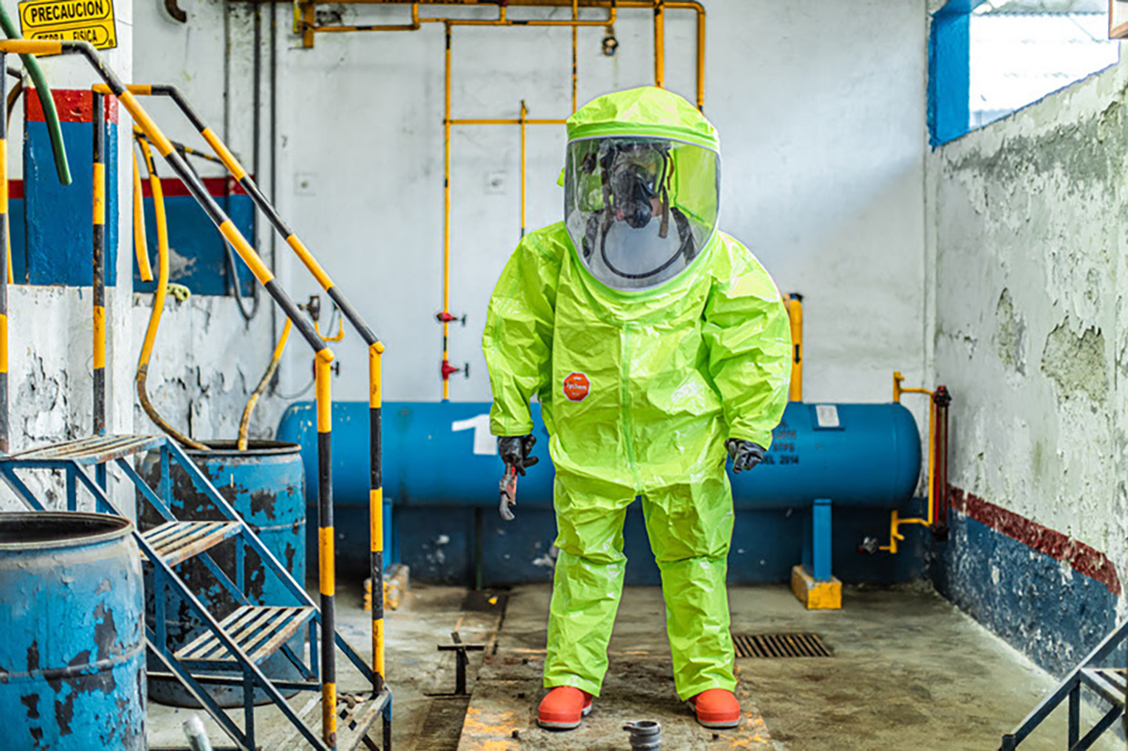 DUPONT LANÇA VESTIMENTA DE ALTA PERFORMANCE QUE SUPORTA MAIS DE 300 SUBSTÂNCIAS QUÍMICAS