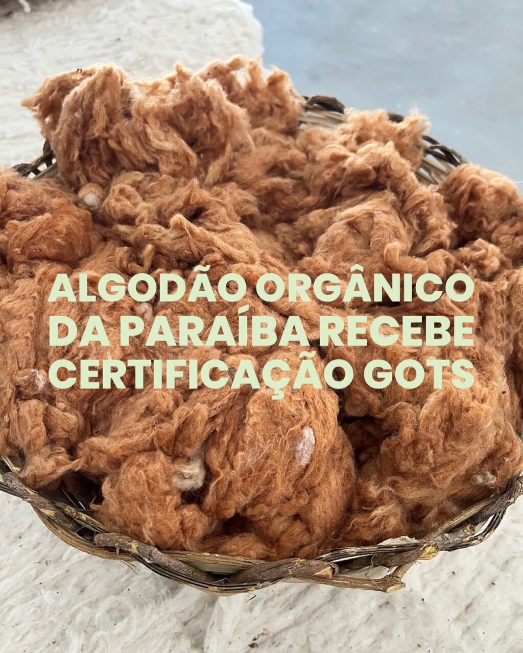 Instagram post from costuraperfeitarevista. This post is in position 0.