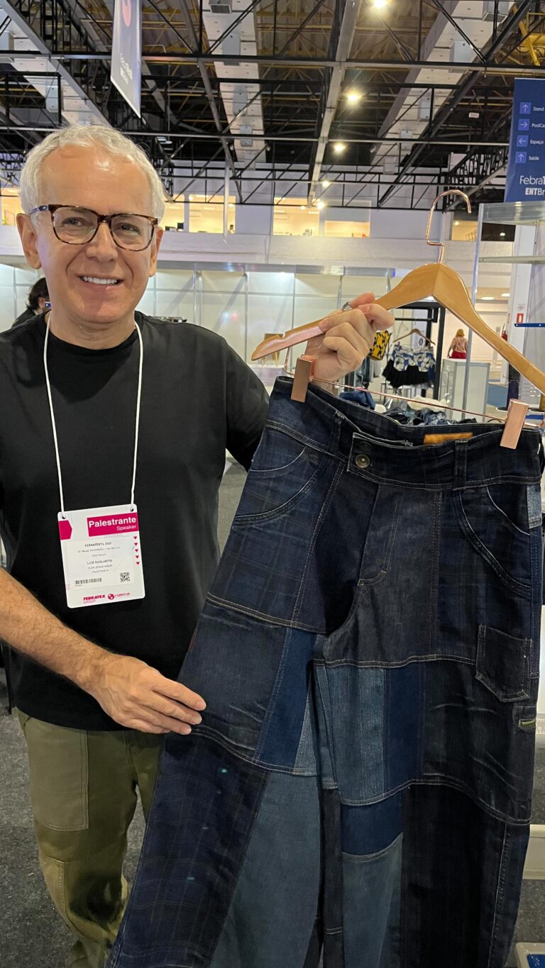 Instagram post from costuraperfeitarevista. This post is in position 3.